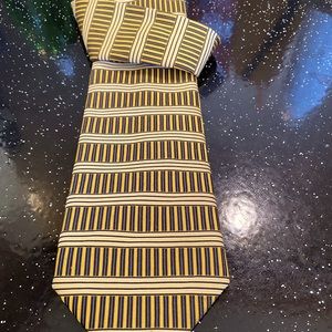 Silk house Gold and navy silk tie